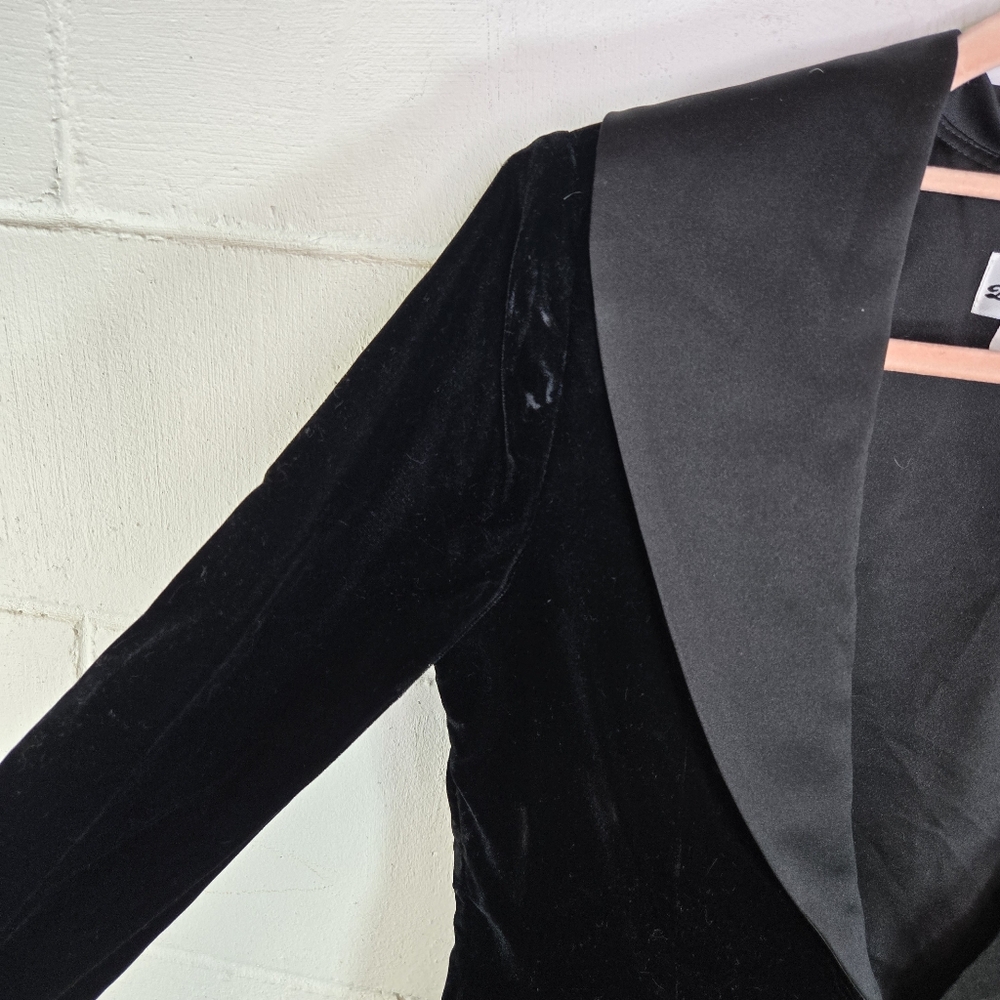 Vtg 80s Black Velvet Satin Gothic Witchy Long Coat - Picture 9 of 11